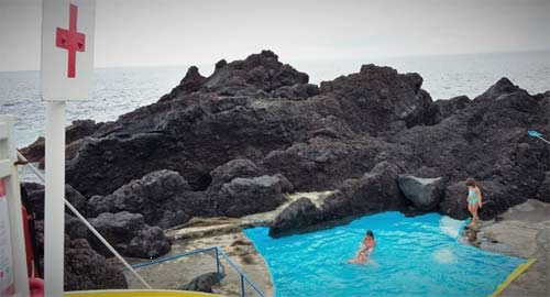 natürliche Pools durch die Flut - Azoren